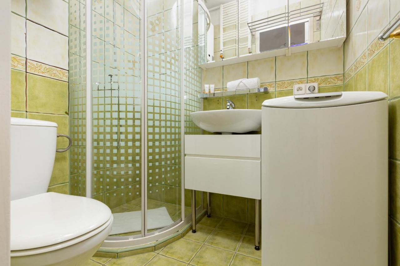Downtown Studio Apartment By The Park By Noclegi Renters Varşova Dış mekan fotoğraf